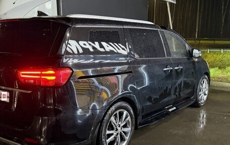KIA Carnival III, 2019 год, 1 600 000 рублей, 13 фотография