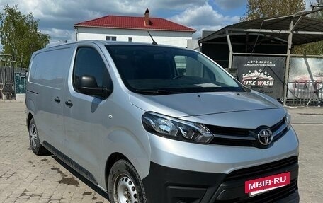 Toyota ProAce II, 2016 год, 1 950 000 рублей, 2 фотография