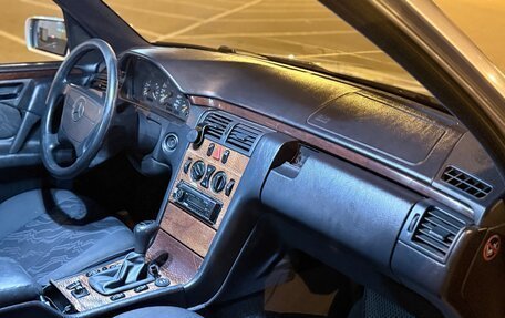Mercedes-Benz E-Класс, 1997 год, 600 000 рублей, 5 фотография
