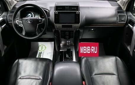 Toyota Land Cruiser Prado 150 рестайлинг 2, 2020 год, 5 695 000 рублей, 12 фотография