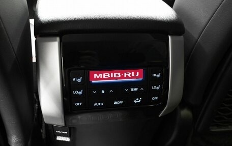 Toyota Land Cruiser Prado 150 рестайлинг 2, 2020 год, 5 695 000 рублей, 19 фотография