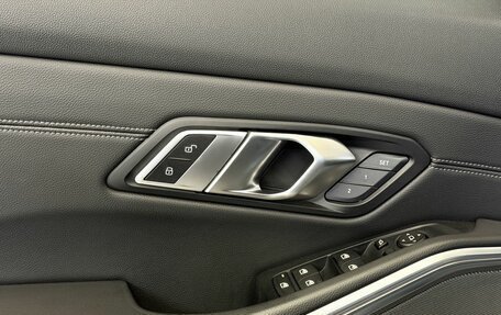 BMW 3 серия, 2019 год, 4 700 000 рублей, 23 фотография