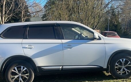 Mitsubishi Outlander III рестайлинг 3, 2018 год, 1 700 000 рублей, 5 фотография