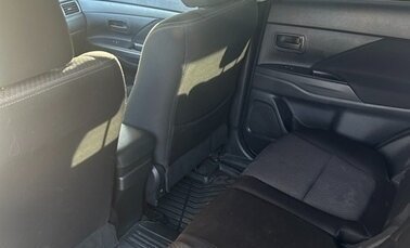 Mitsubishi Outlander III рестайлинг 3, 2018 год, 1 700 000 рублей, 14 фотография