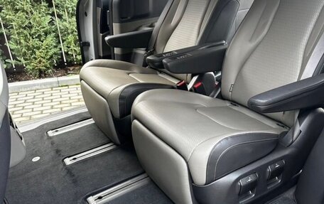 KIA Carnival, 2024 год, 6 300 000 рублей, 18 фотография