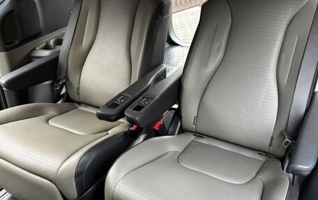 KIA Carnival, 2024 год, 6 300 000 рублей, 19 фотография
