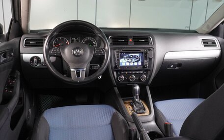 Volkswagen Jetta VI, 2013 год, 1 049 000 рублей, 6 фотография