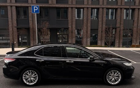 Toyota Camry, 2019 год, 2 890 000 рублей, 4 фотография