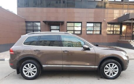 Volkswagen Touareg III, 2011 год, 2 499 000 рублей, 4 фотография
