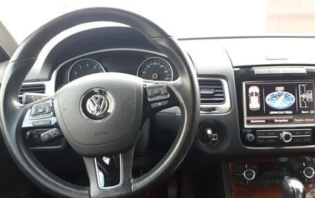 Volkswagen Touareg III, 2011 год, 2 499 000 рублей, 22 фотография