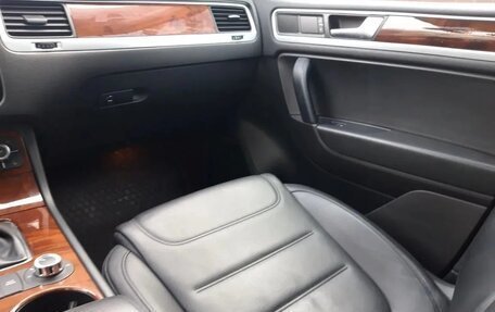 Volkswagen Touareg III, 2011 год, 2 499 000 рублей, 23 фотография