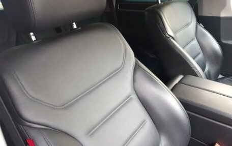 Volkswagen Touareg III, 2011 год, 2 499 000 рублей, 15 фотография