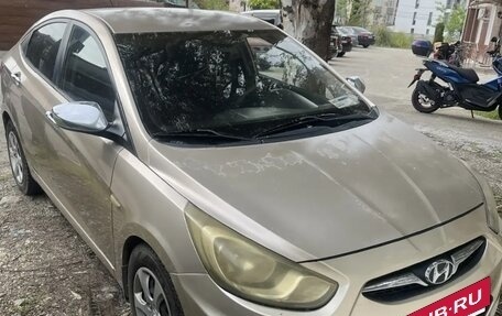 Hyundai Solaris II рестайлинг, 2013 год, 670 000 рублей, 2 фотография