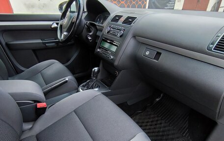 Volkswagen Touran III, 2012 год, 1 199 000 рублей, 24 фотография