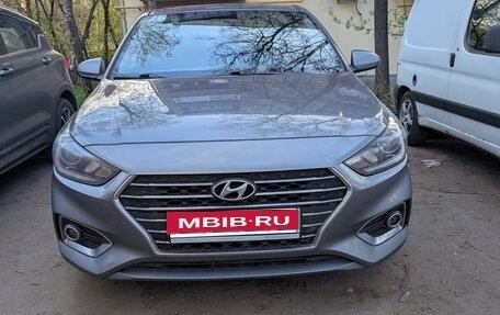 Hyundai Solaris II рестайлинг, 2018 год, 1 350 000 рублей, 1 фотография