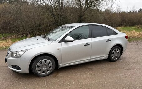 Chevrolet Cruze II, 2010 год, 610 000 рублей, 5 фотография