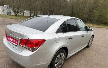 Chevrolet Cruze II, 2010 год, 610 000 рублей, 4 фотография