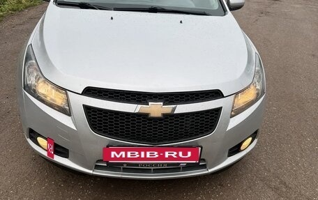 Chevrolet Cruze II, 2010 год, 610 000 рублей, 3 фотография