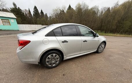 Chevrolet Cruze II, 2010 год, 610 000 рублей, 10 фотография