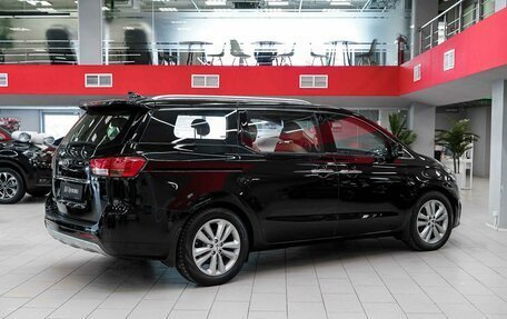 KIA Carnival III, 2016 год, 2 490 000 рублей, 2 фотография