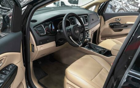 KIA Carnival III, 2016 год, 2 490 000 рублей, 6 фотография