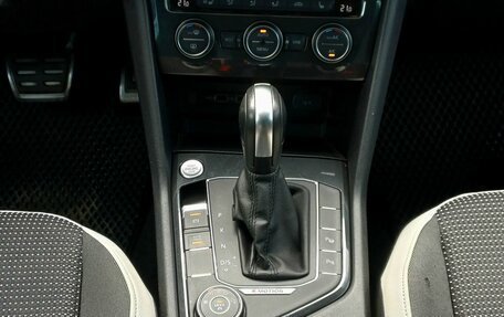 Volkswagen Tiguan II, 2020 год, 3 039 000 рублей, 16 фотография