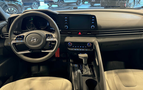 Hyundai Elantra, 2021 год, 1 850 000 рублей, 13 фотография