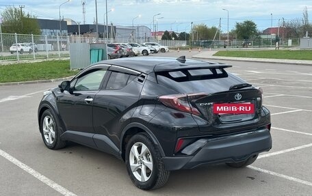 Toyota C-HR I рестайлинг, 2017 год, 2 320 000 рублей, 4 фотография