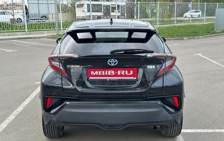 Toyota C-HR I рестайлинг, 2017 год, 2 320 000 рублей, 5 фотография