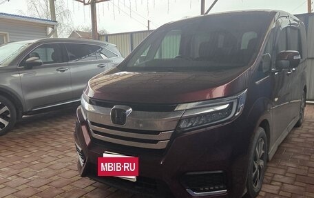 Honda Stepwgn IV, 2021 год, 2 550 000 рублей, 2 фотография