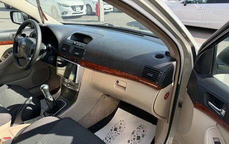 Toyota Avensis III рестайлинг, 2003 год, 739 000 рублей, 12 фотография