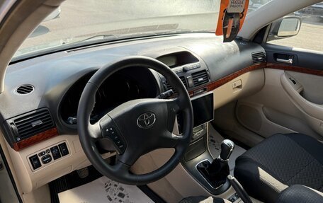 Toyota Avensis III рестайлинг, 2003 год, 739 000 рублей, 11 фотография