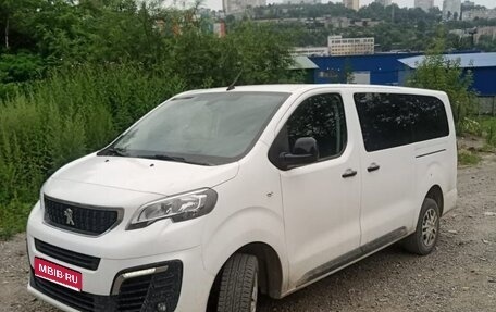 Peugeot Traveller I, 2021 год, 3 900 000 рублей, 1 фотография