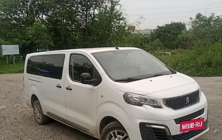 Peugeot Traveller I, 2021 год, 3 900 000 рублей, 4 фотография