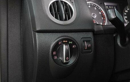 Volkswagen Tiguan I, 2011 год, 1 399 000 рублей, 16 фотография