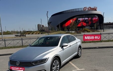 Volkswagen Passat B8 рестайлинг, 2015 год, 1 840 000 рублей, 2 фотография
