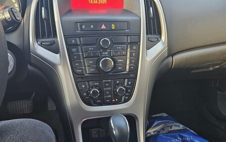 Opel Astra J, 2011 год, 825 000 рублей, 9 фотография