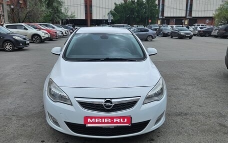 Opel Astra J, 2011 год, 825 000 рублей, 6 фотография