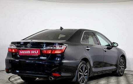 Toyota Camry, 2017 год, 2 299 000 рублей, 5 фотография