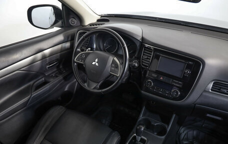 Mitsubishi Outlander III рестайлинг 3, 2012 год, 1 149 000 рублей, 8 фотография