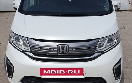 Honda Stepwgn IV, 2019 год, 2 200 000 рублей, 4 фотография