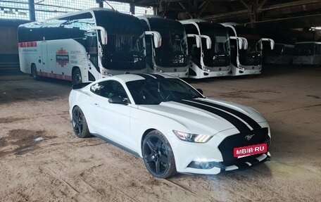 Ford Mustang VI рестайлинг, 2017 год, 2 900 000 рублей, 2 фотография