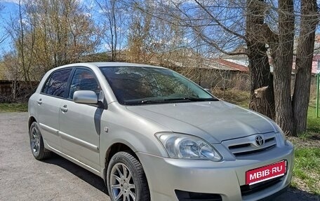 Toyota Corolla, 2004 год, 700 000 рублей, 1 фотография