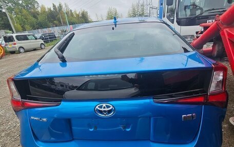 Toyota Prius IV XW50, 2021 год, 1 715 000 рублей, 9 фотография