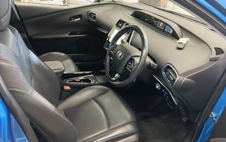 Toyota Prius IV XW50, 2021 год, 1 715 000 рублей, 4 фотография