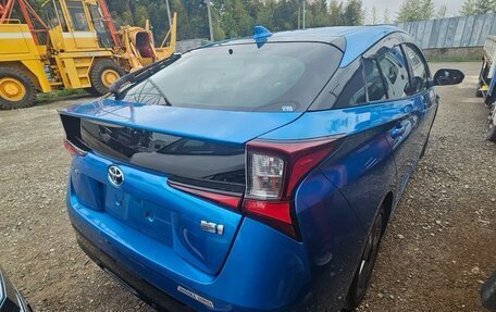 Toyota Prius IV XW50, 2021 год, 1 715 000 рублей, 10 фотография