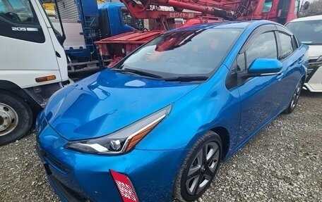 Toyota Prius IV XW50, 2021 год, 1 715 000 рублей, 8 фотография