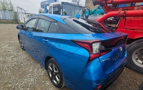 Toyota Prius IV XW50, 2021 год, 1 715 000 рублей, 11 фотография