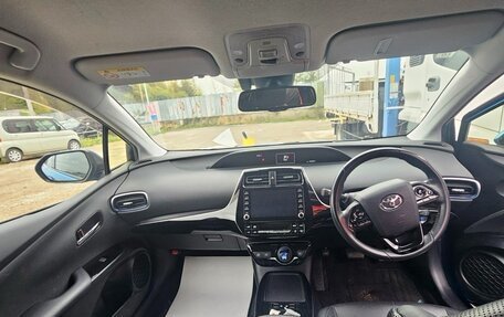 Toyota Prius IV XW50, 2021 год, 1 715 000 рублей, 18 фотография