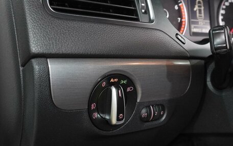 Volkswagen Jetta VI, 2012 год, 1 099 000 рублей, 16 фотография